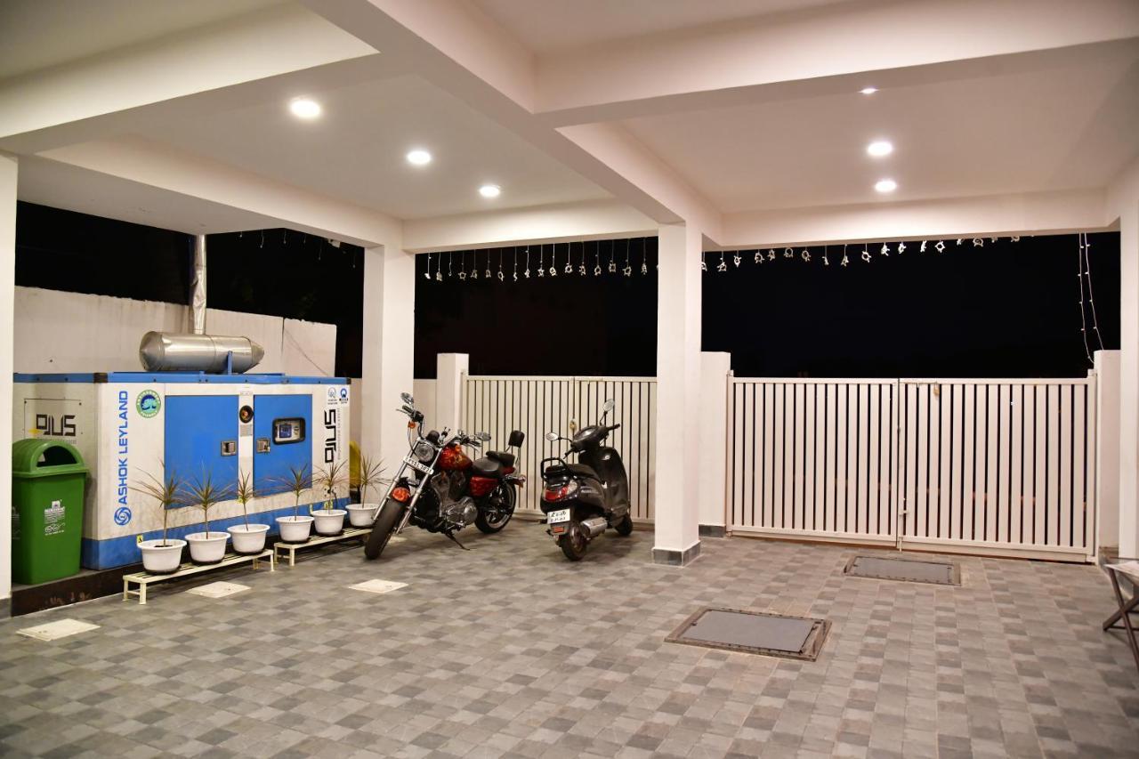 Xcel Luxury Hotel Apartments-Home Living Redefined Mysore Esterno foto